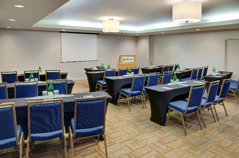 هتل Courtyard By Marriott Kitchener