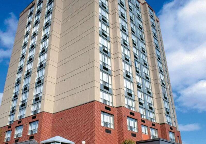 هتل Courtyard By Marriott Kitchener