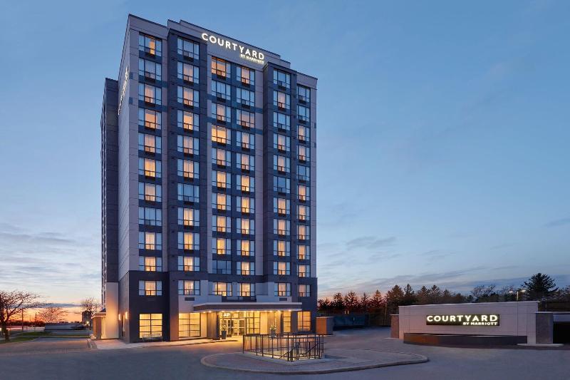 هتل Courtyard By Marriott Kitchener
