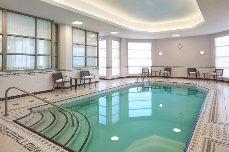 هتل Courtyard By Marriott Kitchener