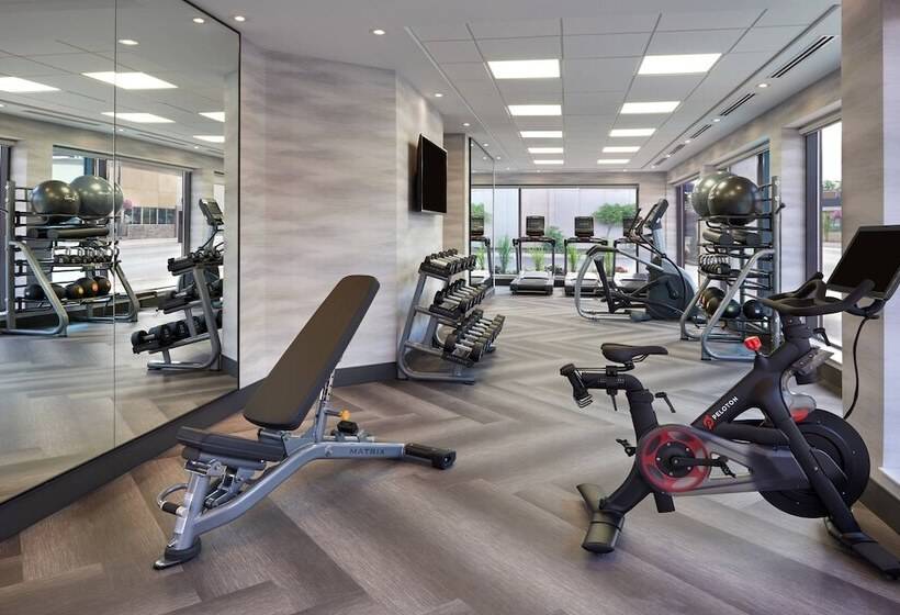 هتل Fairfield By Marriott Niagara Falls, Canada