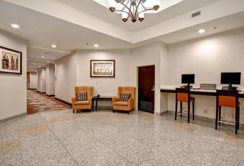 هتل Holiday Inn & Suites Windsor Ambassador Bridge By Ihg