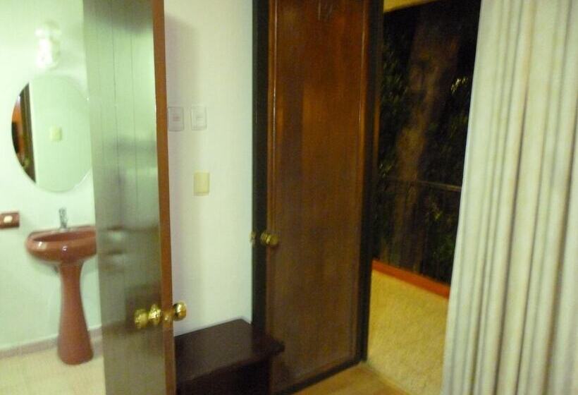 هتل La Casona Del Llano