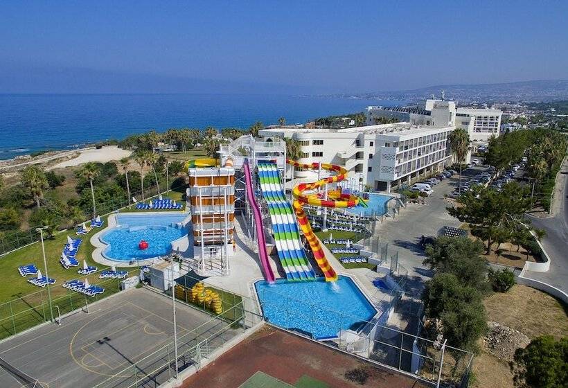 בית מלון כפרי Leonardo Laura Beach & Splash Resort