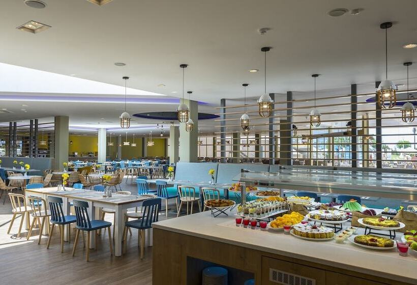 בית מלון כפרי Leonardo Laura Beach & Splash Resort