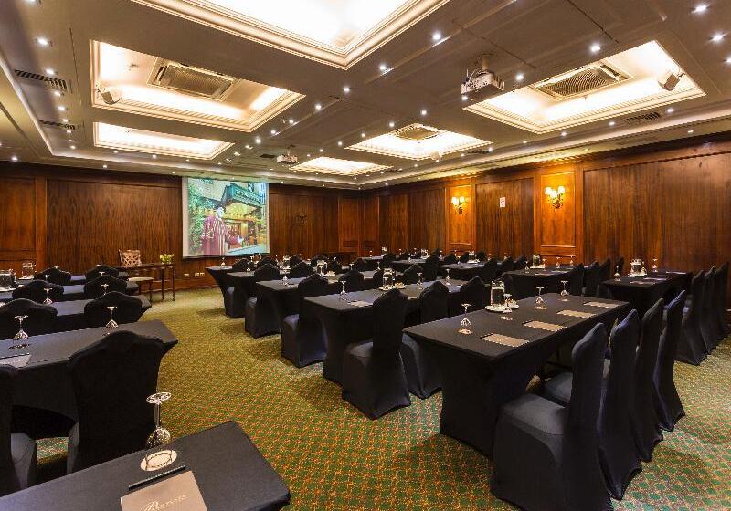 هتل Park Plaza Santiago