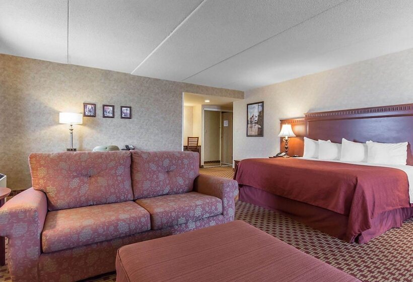 Отель Quality Inn & Suites Bay Front