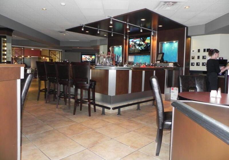 هتل Quality Inn & Suites Bay Front