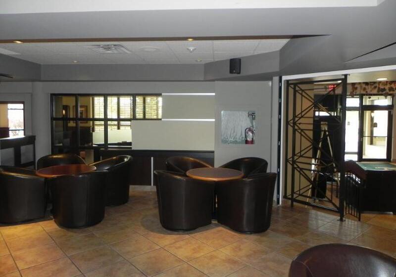 Отель Quality Inn & Suites Bay Front