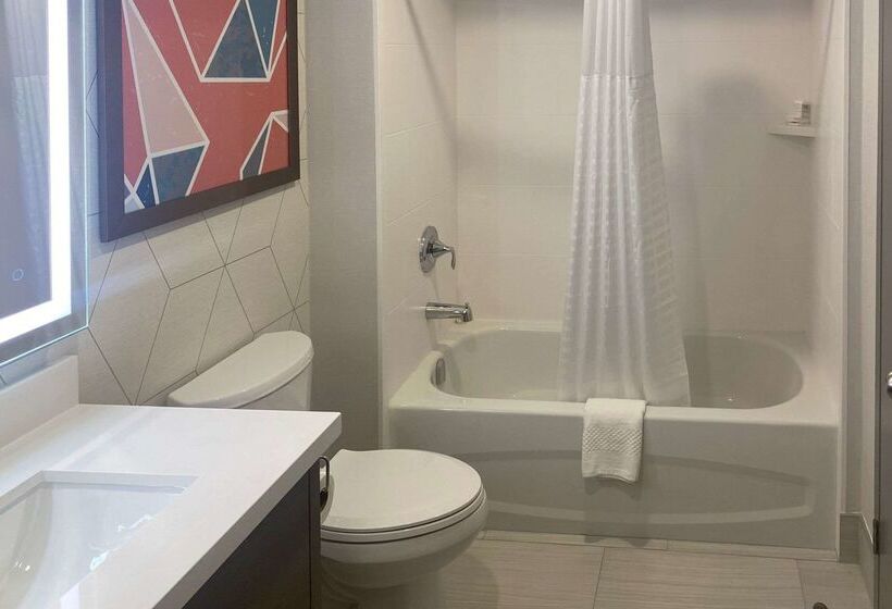 هتل Comfort Suites