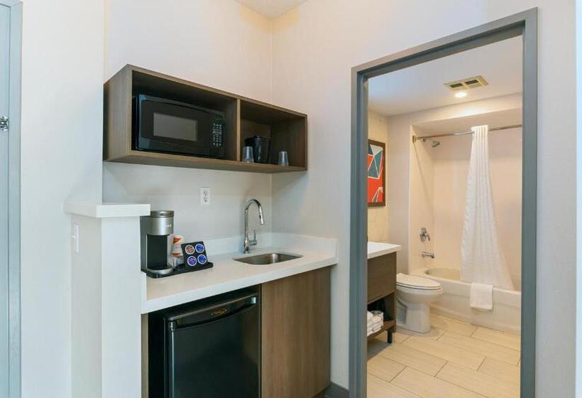هتل Comfort Suites