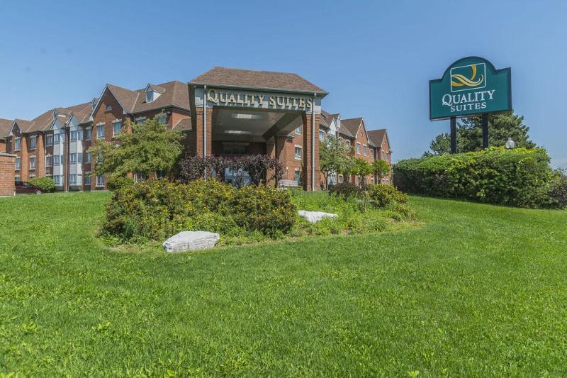 هتل Quality Suites