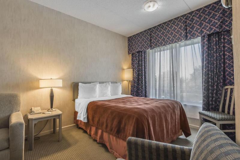 هتل Quality Suites