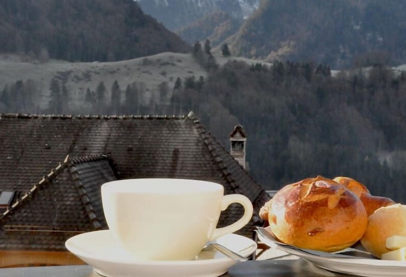ホテル Résidence Le Sapin & Bains De La Gruyère
