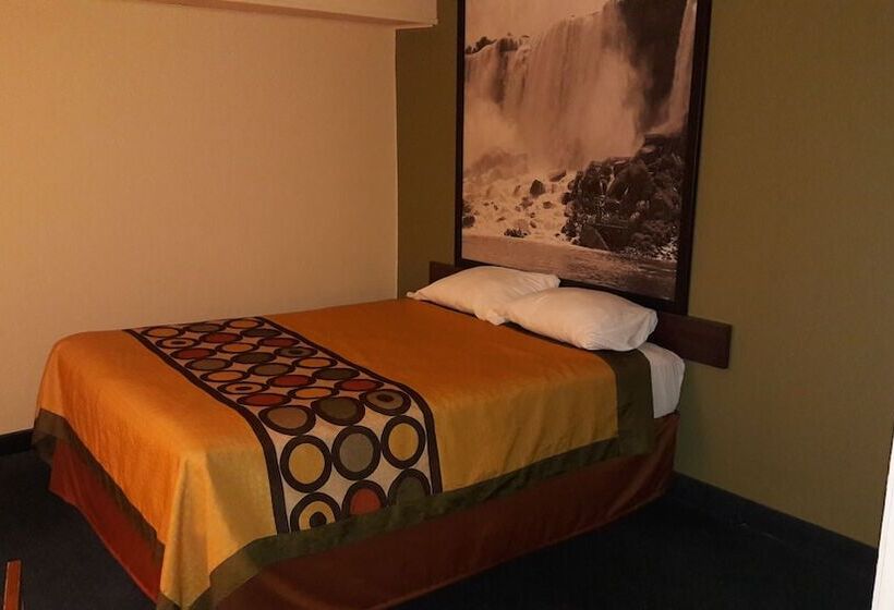 هتل Super 8 By Wyndham Niagara Falls North