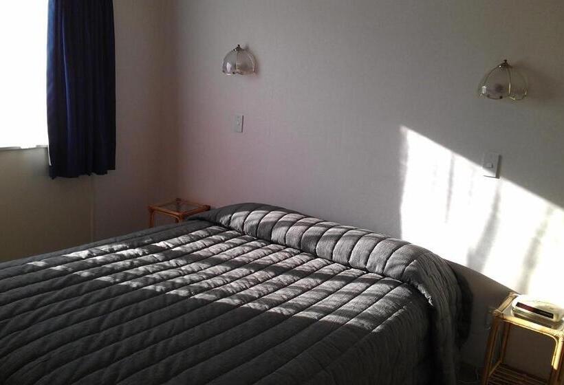 Riverview Motel