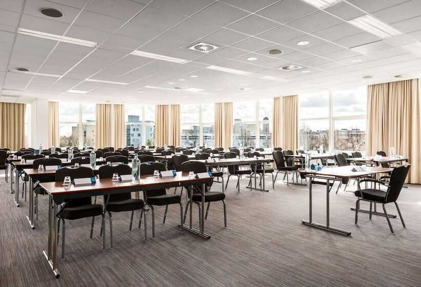 هتل NH Zoetermeer