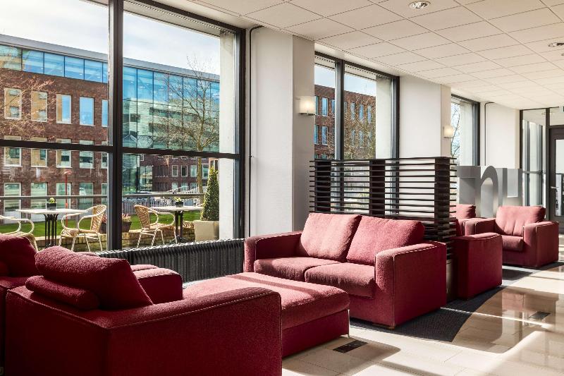 هتل NH Zoetermeer