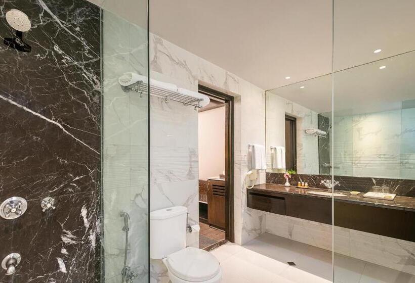 בית מלון כפרי Shervani Hilltop Resort