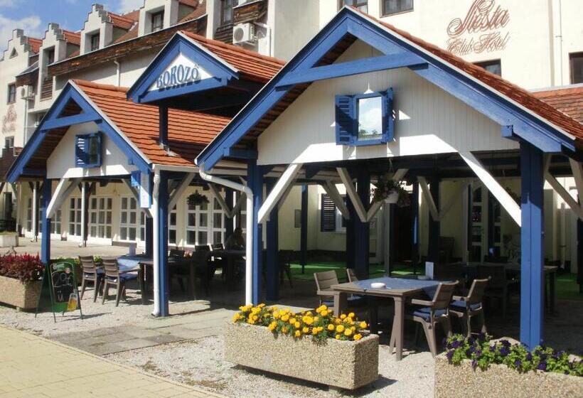 ホテル Siesta Club Apartman Harkány