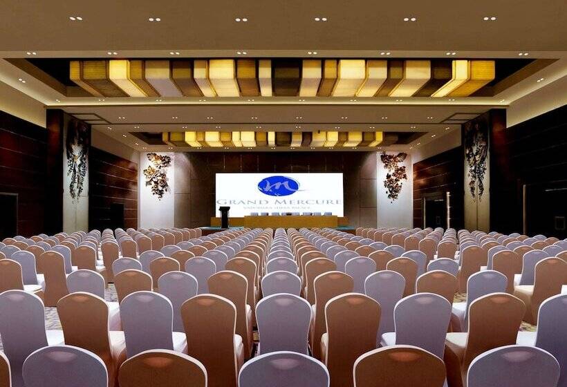 호텔 Grand Mercure Vadodara Surya Palace