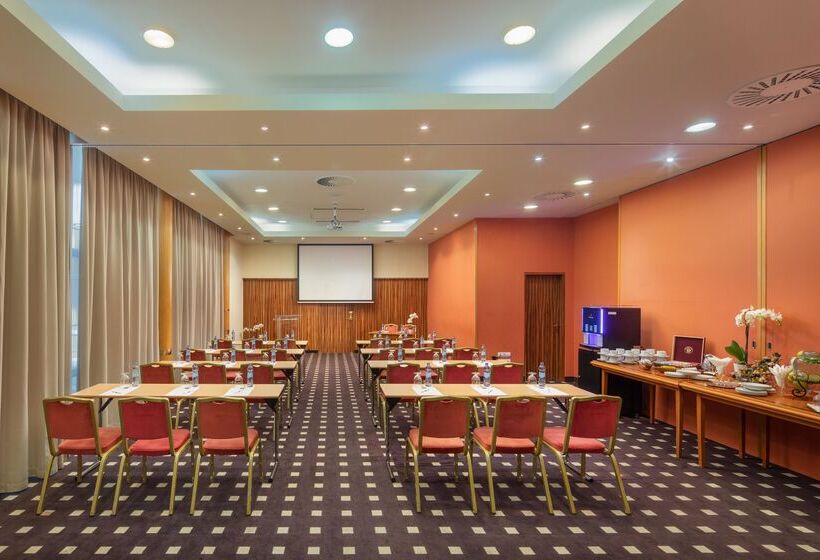 فندق Verdi Budapest Aquincum