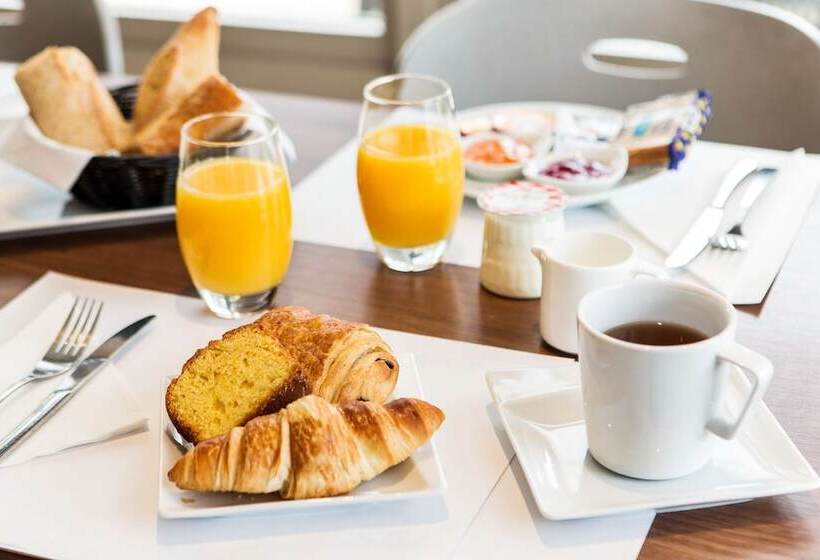 Отель Campanile Evry Est Saint Germain Les Corbeil