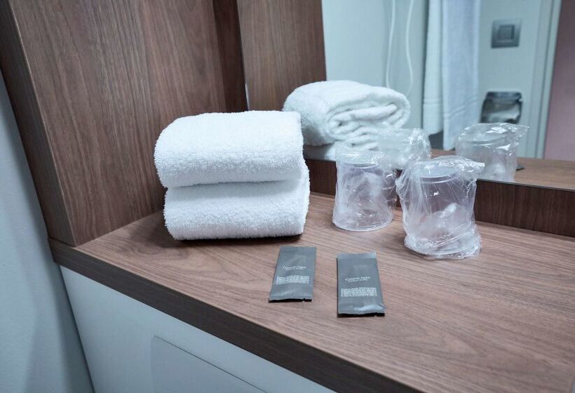 فندق Campanile Gueret