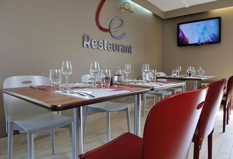 ホテル Campanile Lorient  Lanester