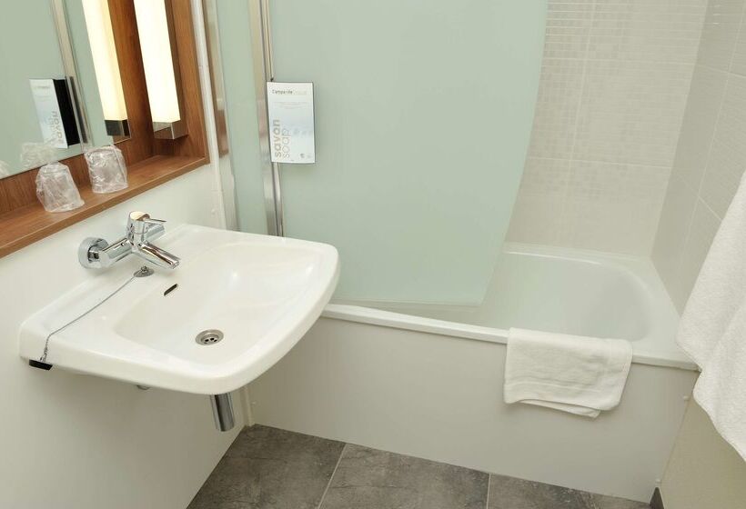 ホテル Campanile Lorient  Lanester