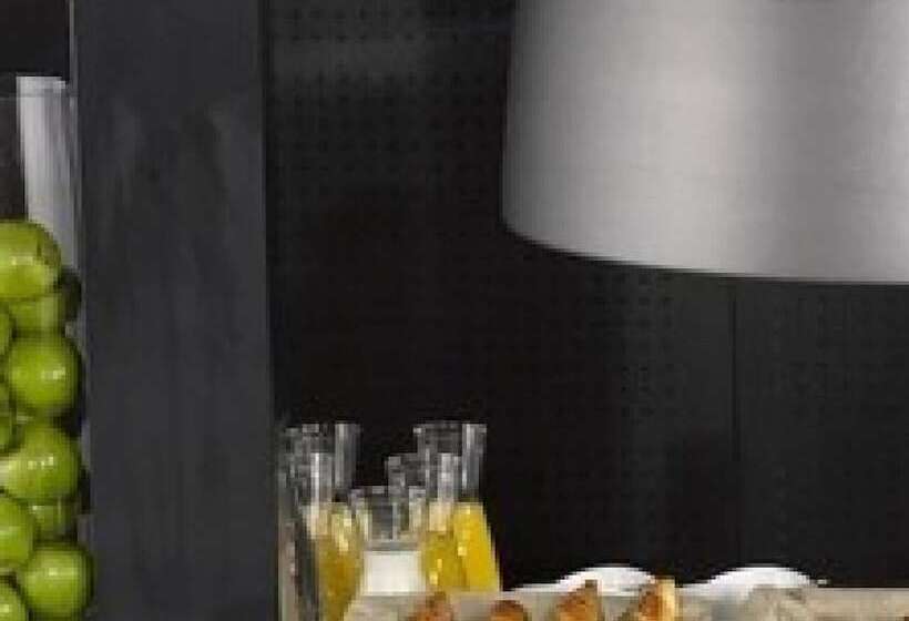 ホテル Campanile Lorient  Lanester