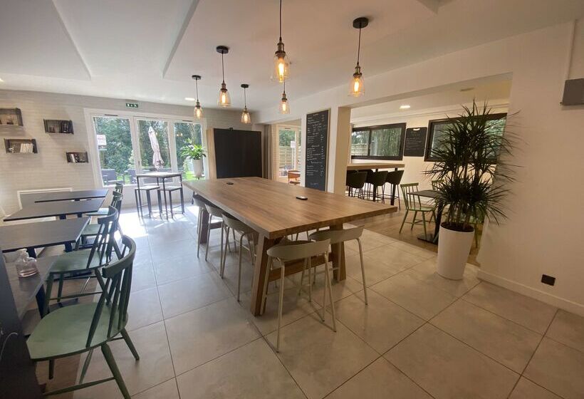 Отель Campanile Nantes ~ Rezé Aéroport