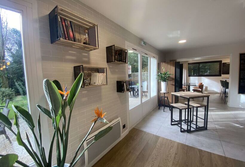 Отель Campanile Nantes ~ Rezé Aéroport