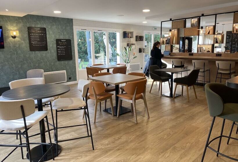 Отель Campanile Nantes ~ Rezé Aéroport