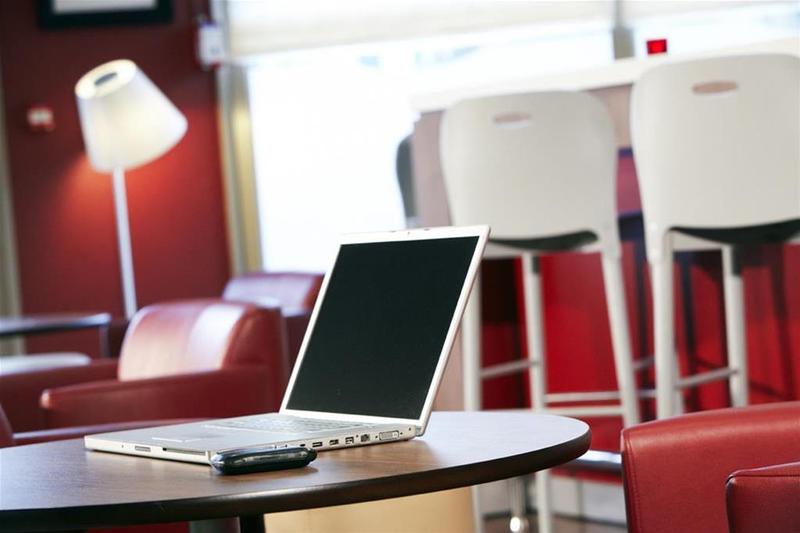 בית מלון כפרי Campanile Paris Ouest Chaville