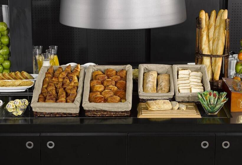 בית מלון כפרי Campanile Paris Ouest Chaville