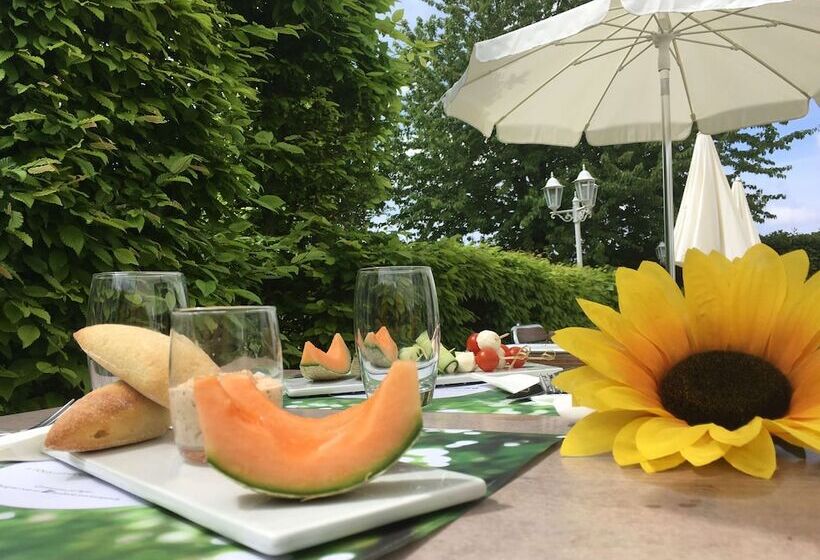 Отель Campanile Reims Est  Taissy