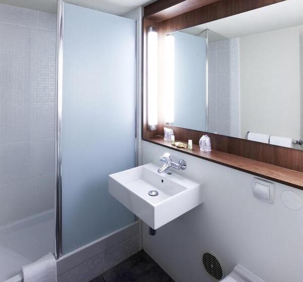 Отель Campanile Taverny