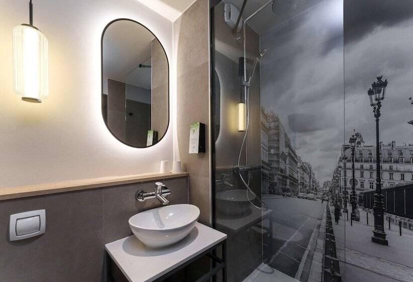 Отель Campanile Taverny