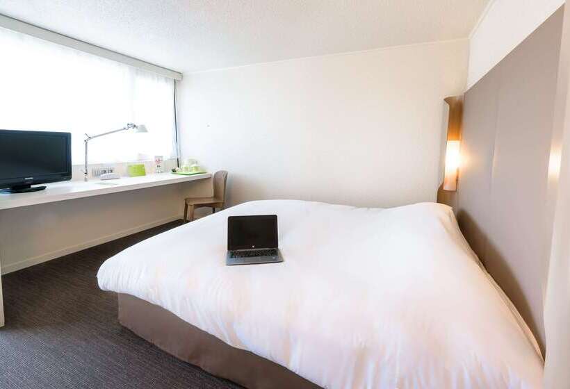 Отель Campanile Toulouse Sesquieres