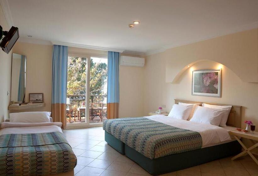 هتل Club Resort Atlantis