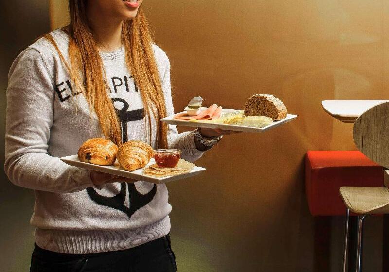 هتل Ibis Versailles Chateau