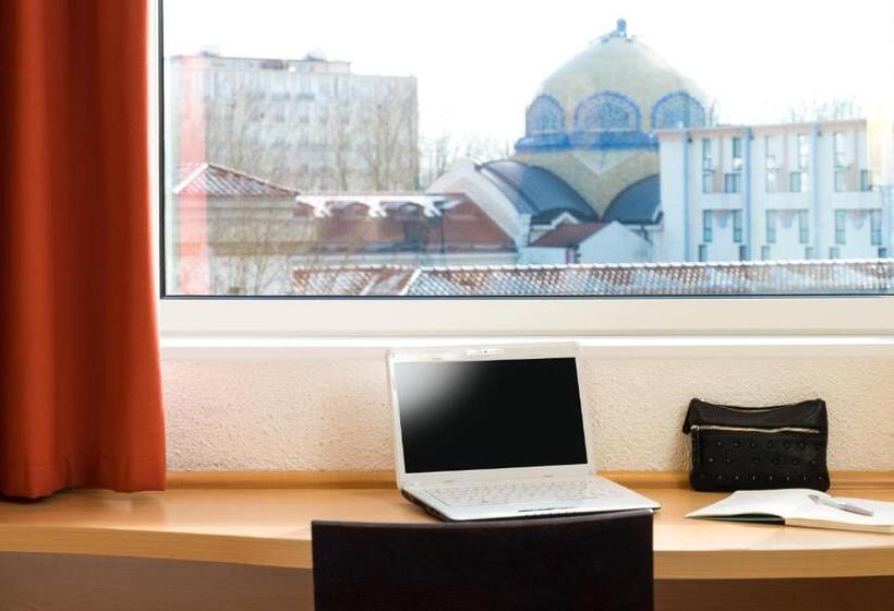 בית מלון כפרי Ibis Vichy