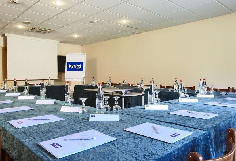 فندق Kyriad Niort   La Crèche