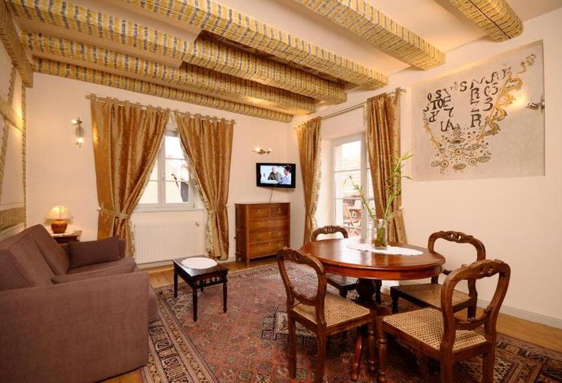 فندق La Cour Du Bailli Suites & Spa
