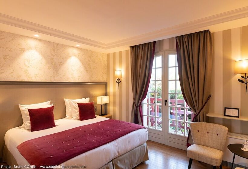 هتل Le Chateau De La Tour