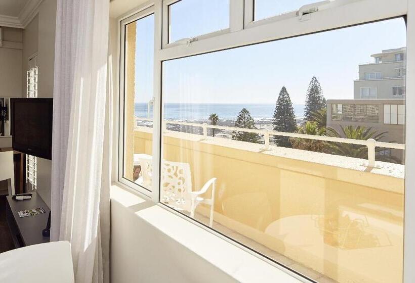 אתר נופש First Group Riviera Suites