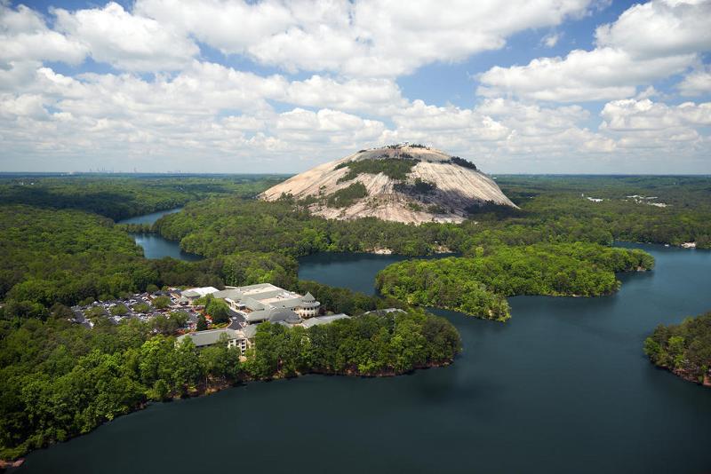 ホテル Atlanta Evergreen Lakeside Resort