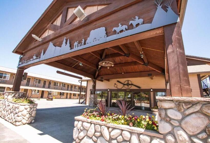 هتل Brandin  Iron Inn