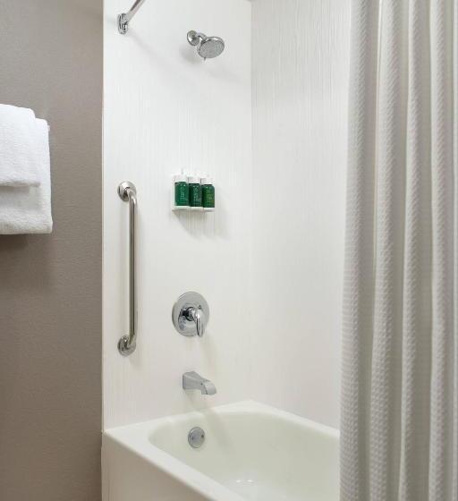 هتل Courtyard By Marriott Greensboro